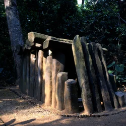 Grab Nr. 7, präklassische Periode (Basaltstein)